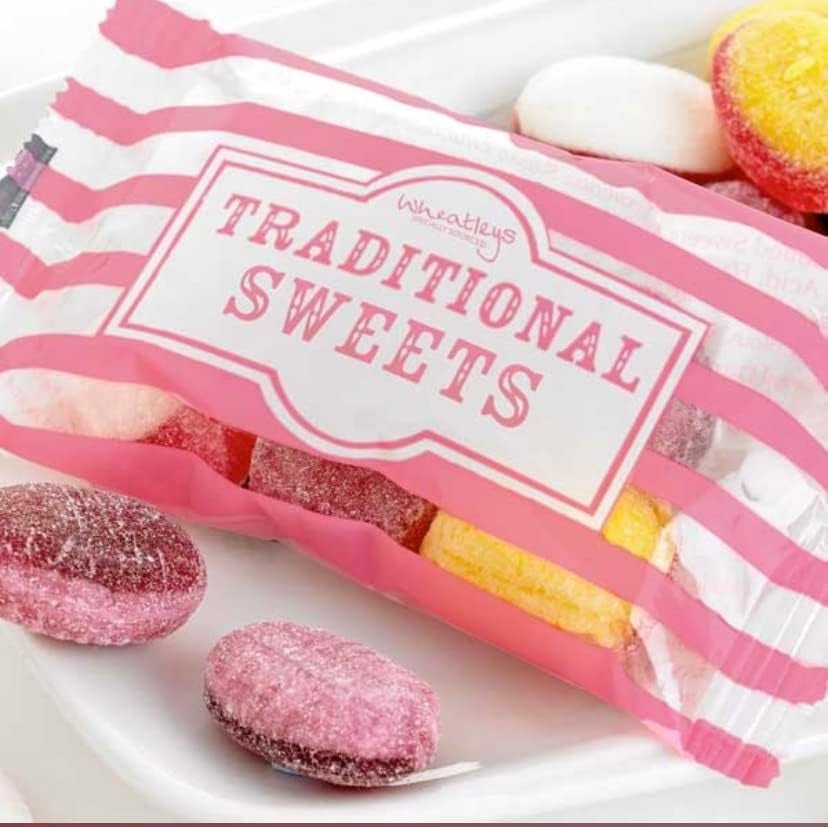 English Breakfast Tea & Biscuit Delight Gift Hamper: Perfect Treat for Tea Lovers - Nourishment Tapestry