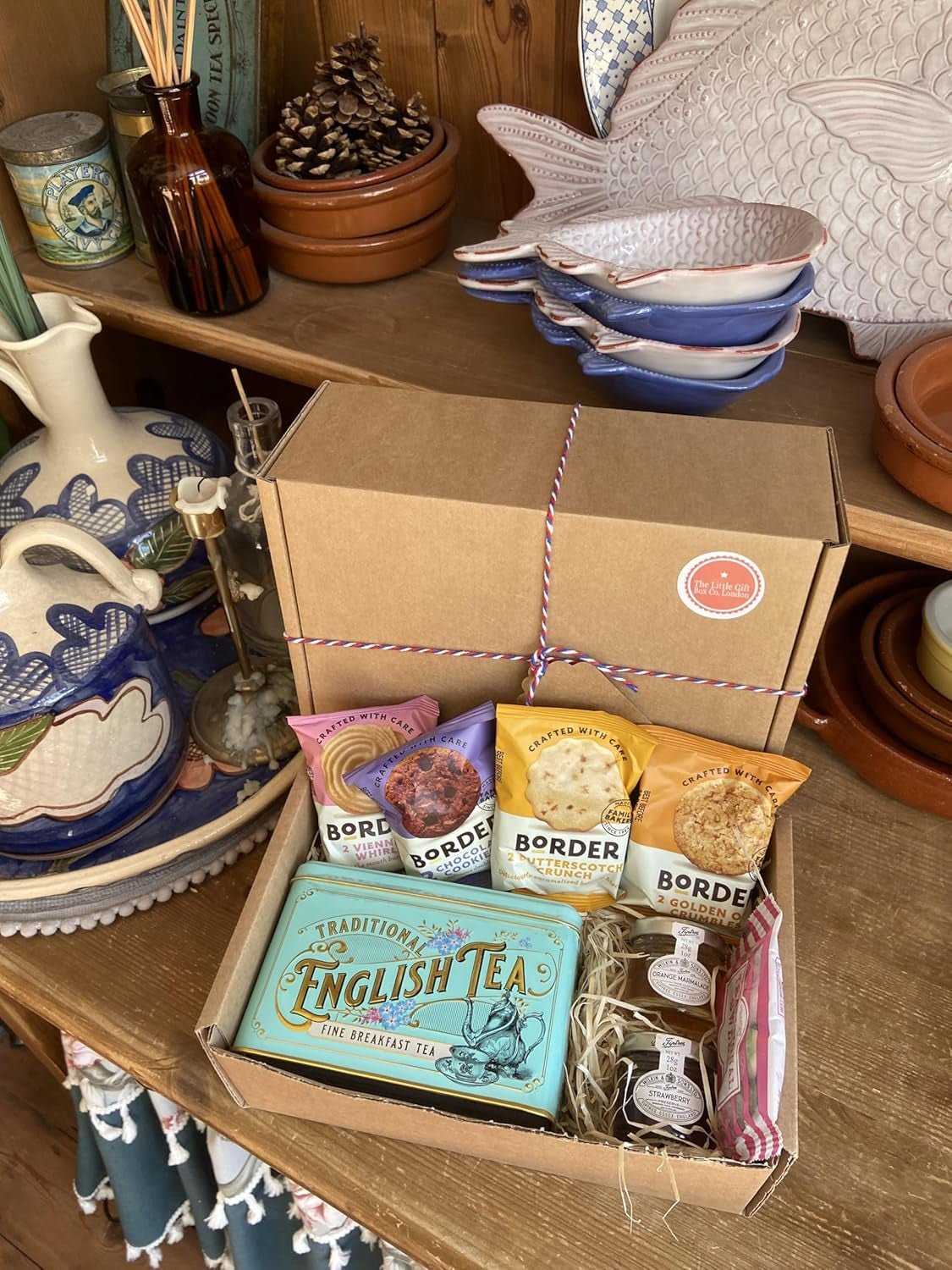 English Breakfast Tea & Biscuit Delight Gift Hamper: Perfect Treat for Tea Lovers - Nourishment Tapestry